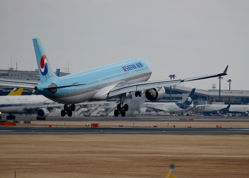 KOREAN A330-300 到着