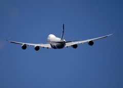 離陸　NCA 747-8KZF ?