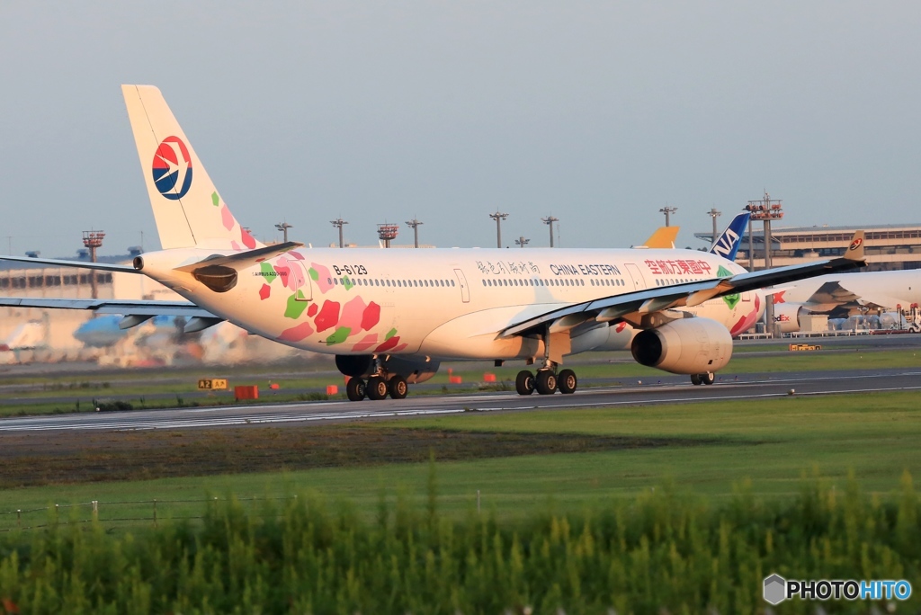 出発　CHINA EASTEAN A330-343