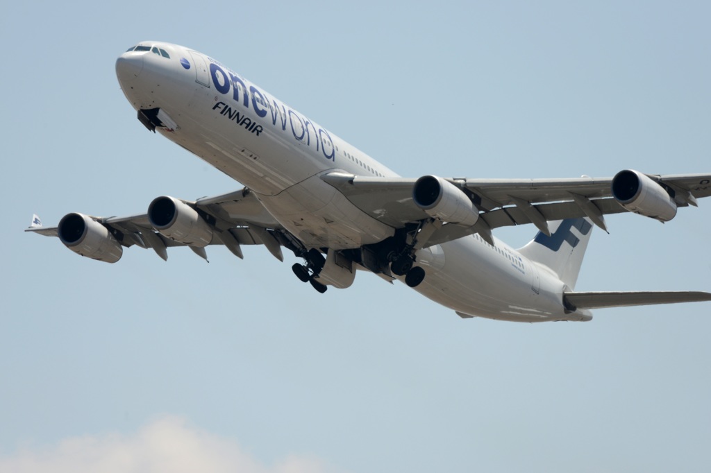 出発 FINNAIR A340-300