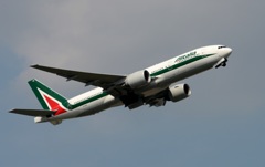 離陸(281)Alitalia 777-243  離陸(281)Alitalia 777-243