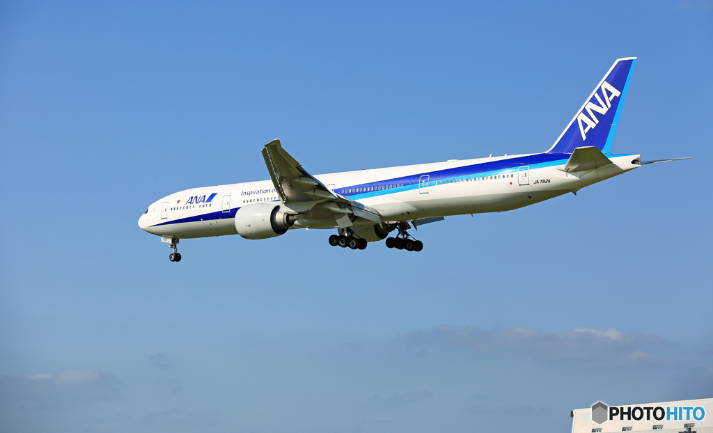 到着 ANA 777-381 JA782A