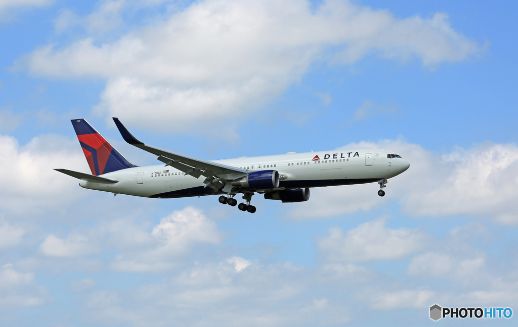 「青い空」が一番 Delta 767-332 N177DZ 到着だよ