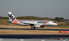 飛び立ち　Jetstar A320-232 JA13JJ