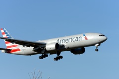 到着 American 777-223