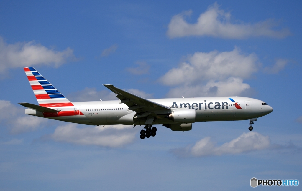 American 777-223ER 到着　