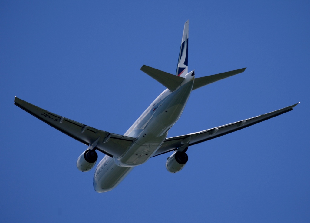飛行　CATHAY 777-267 