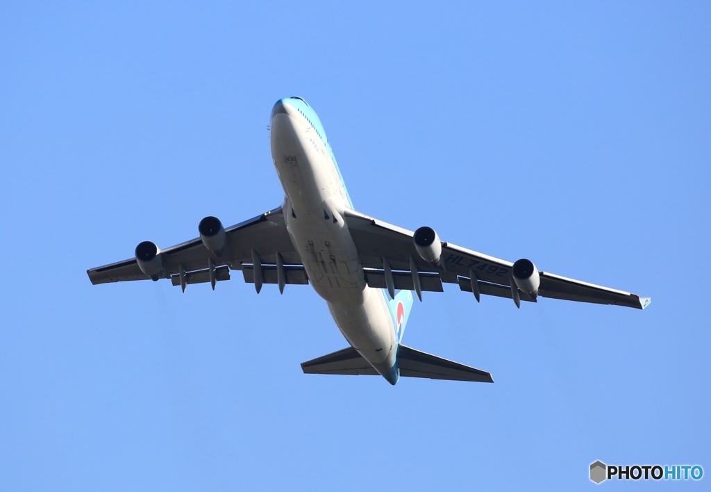 離陸　KOREAN 747-400 HL7492