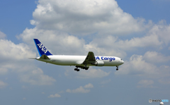 到着 ANA Cargo 767-381 JA601F