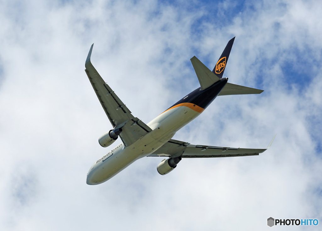 「良い天気」 UPS 767-34UF N303UP 離陸