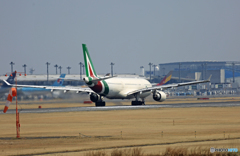 「スカイ」　Alitalia A330-202 EI-EJK 離陸