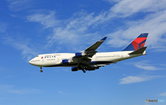 「雲」DELTA 747-400 N665US/ジャンボ保存委員会