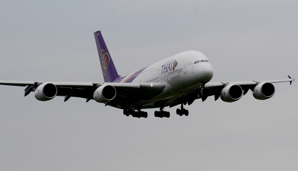 着陸（39）THAI Airbus A380-841 