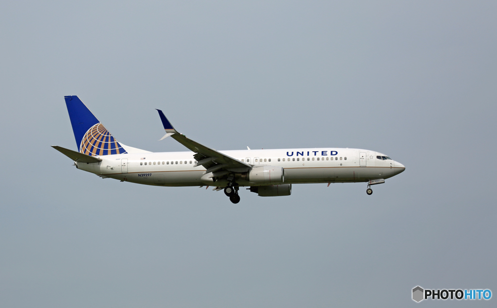 United 737-800 SIM N39297到着  　