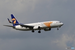 着陸　MONGOLIAN 737-800 