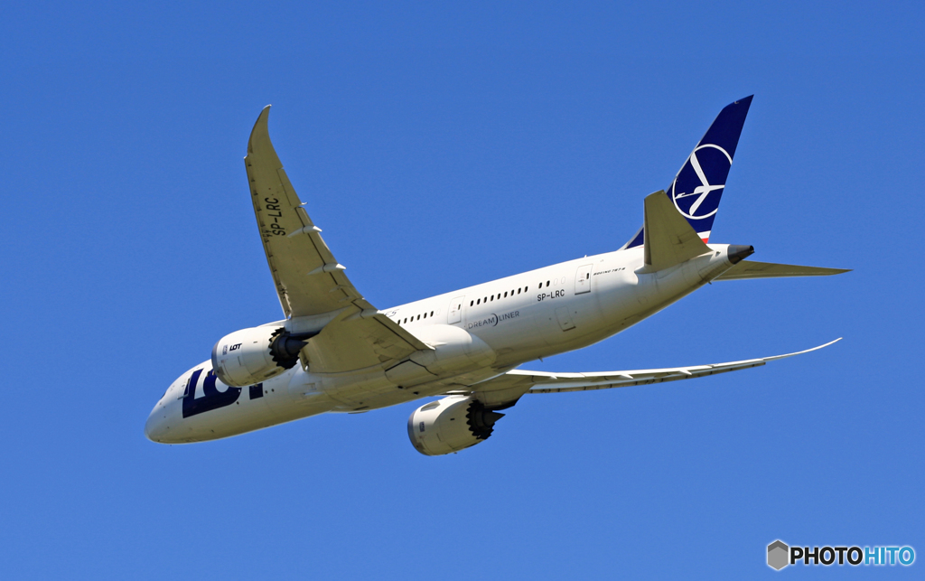 [青い空]  LOT 787-8 SP-LRC出発