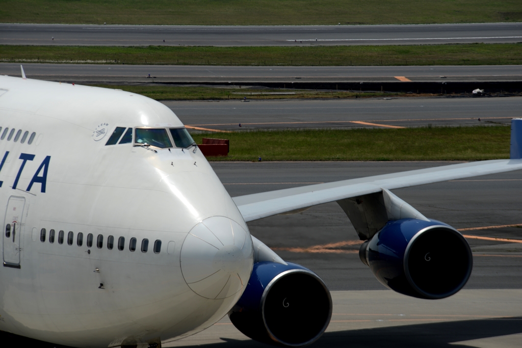 到着（15）Delta 747-400 　　