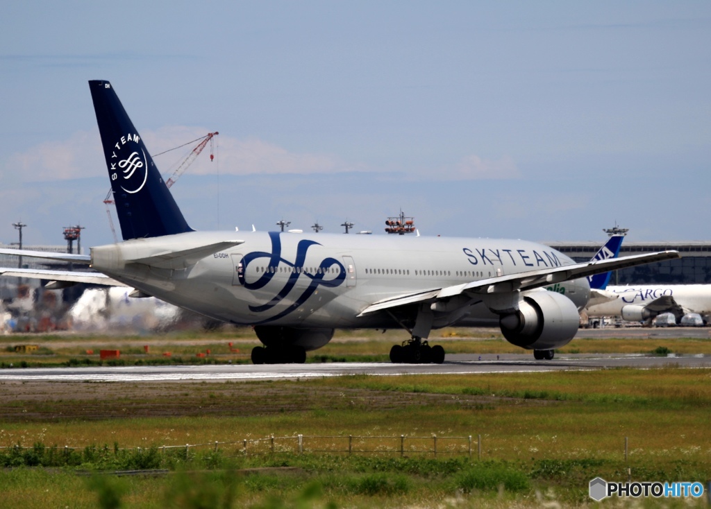 離陸　Alitalia 777-243