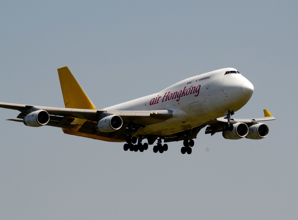 air Hongkong 747-444 到着