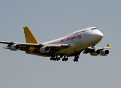 air Hongkong 747-444 到着