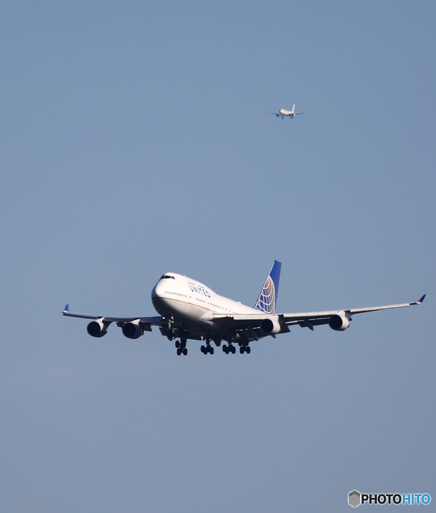 UNITED 747-400+  到着　