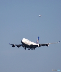 UNITED 747-400+  到着　