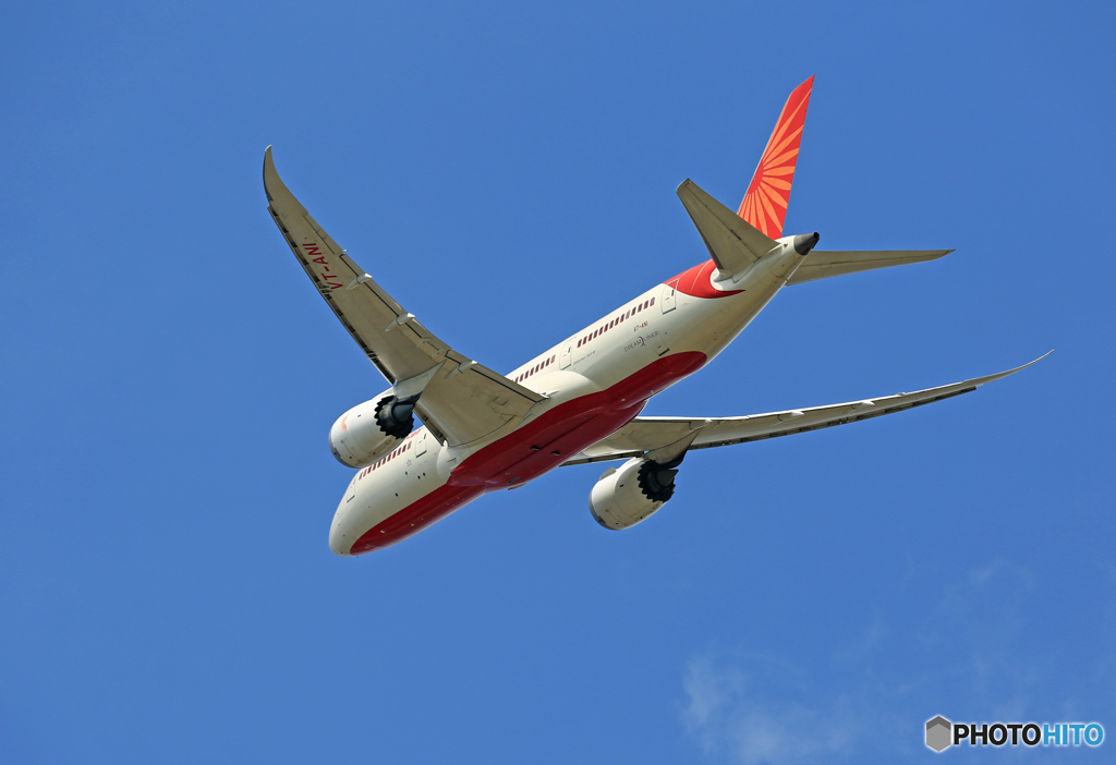 「青い空」が一番 Air India 787-8 VT-ANI飛び立ち