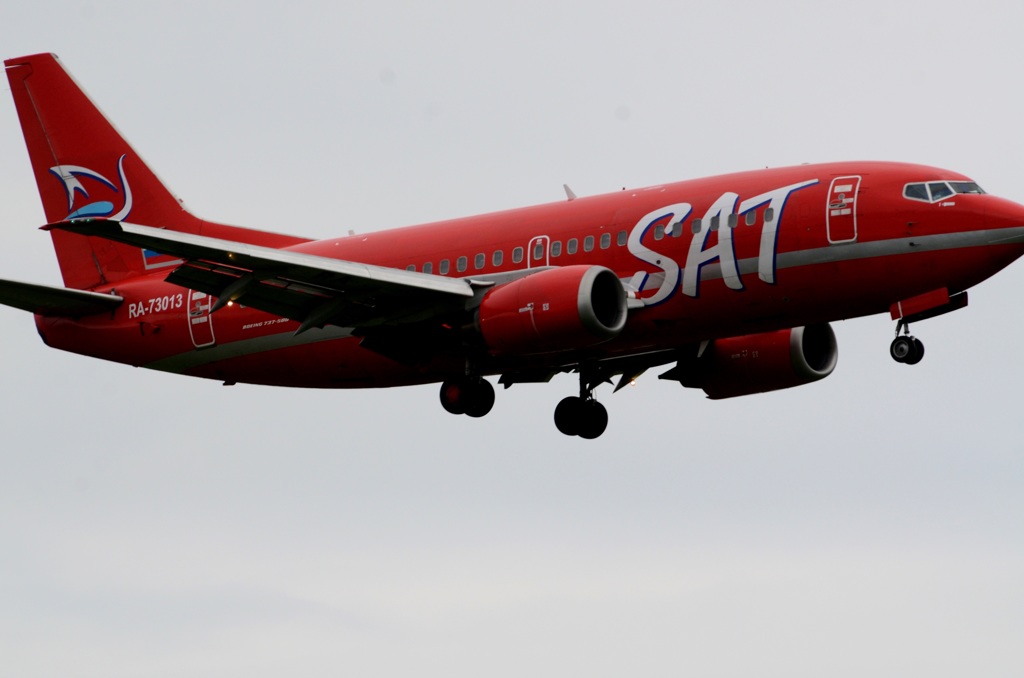 着陸（158）オーロラ航空 737-5L9