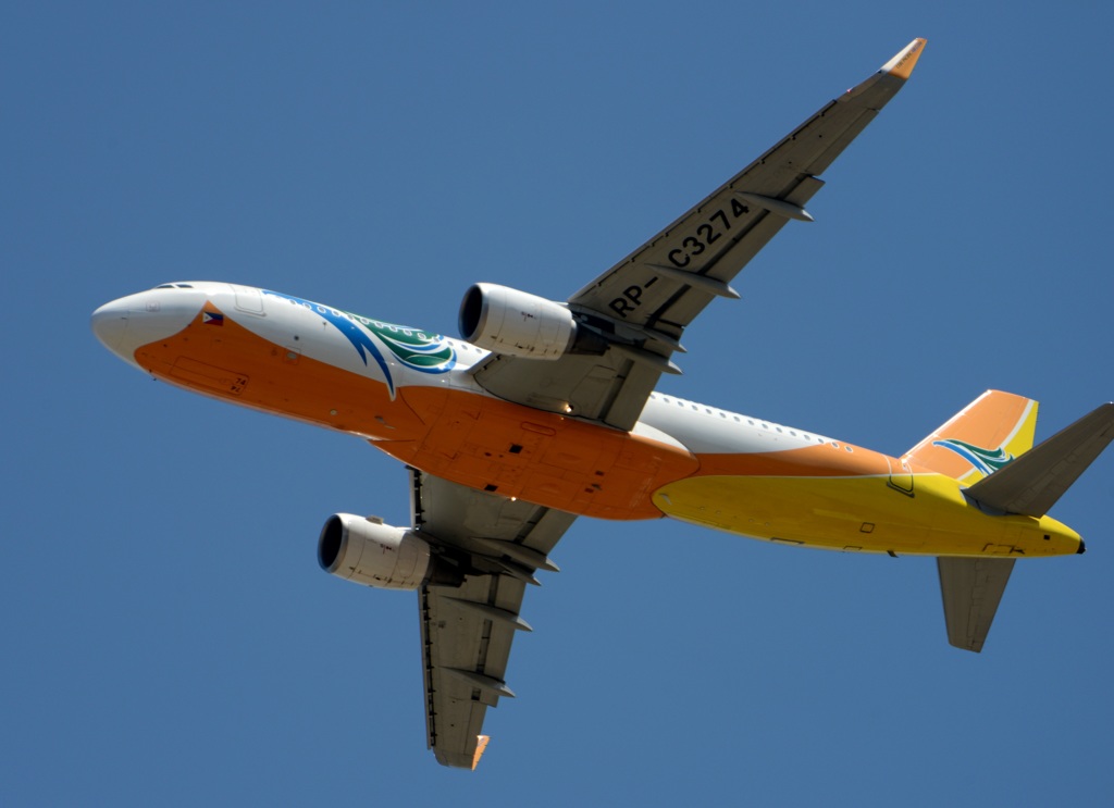 SEBU A320-212 出発