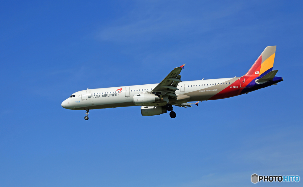 ASIANA A321-231 HL8266 着地前 