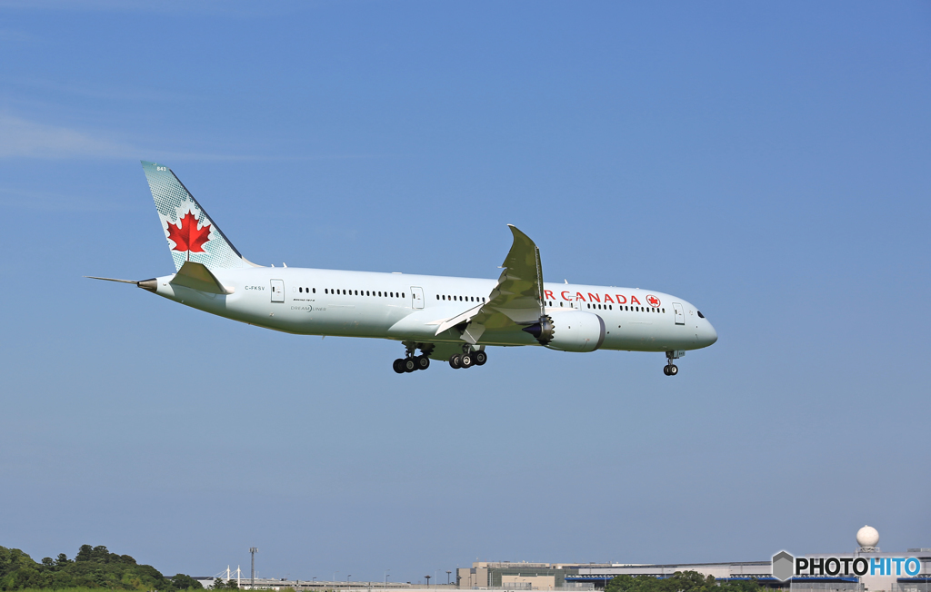 着陸 Air Canada 787-8 C-FKSV