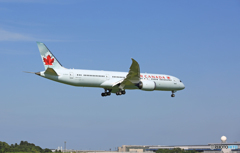 着陸 Air Canada 787-8 C-FKSV