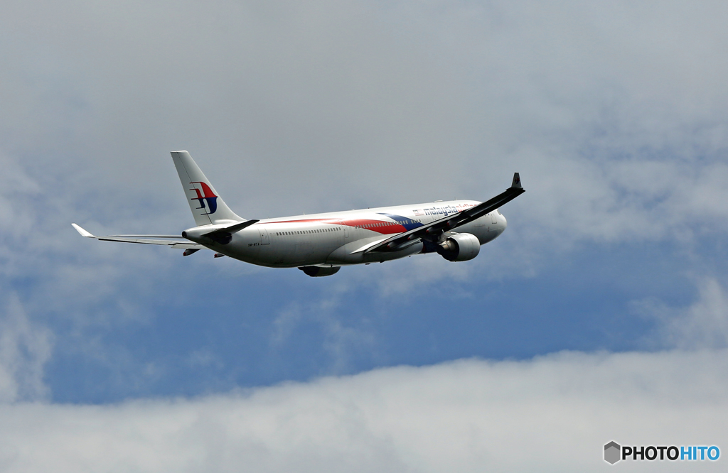 飛び立ち Malaysia A330-323 9M-MTA