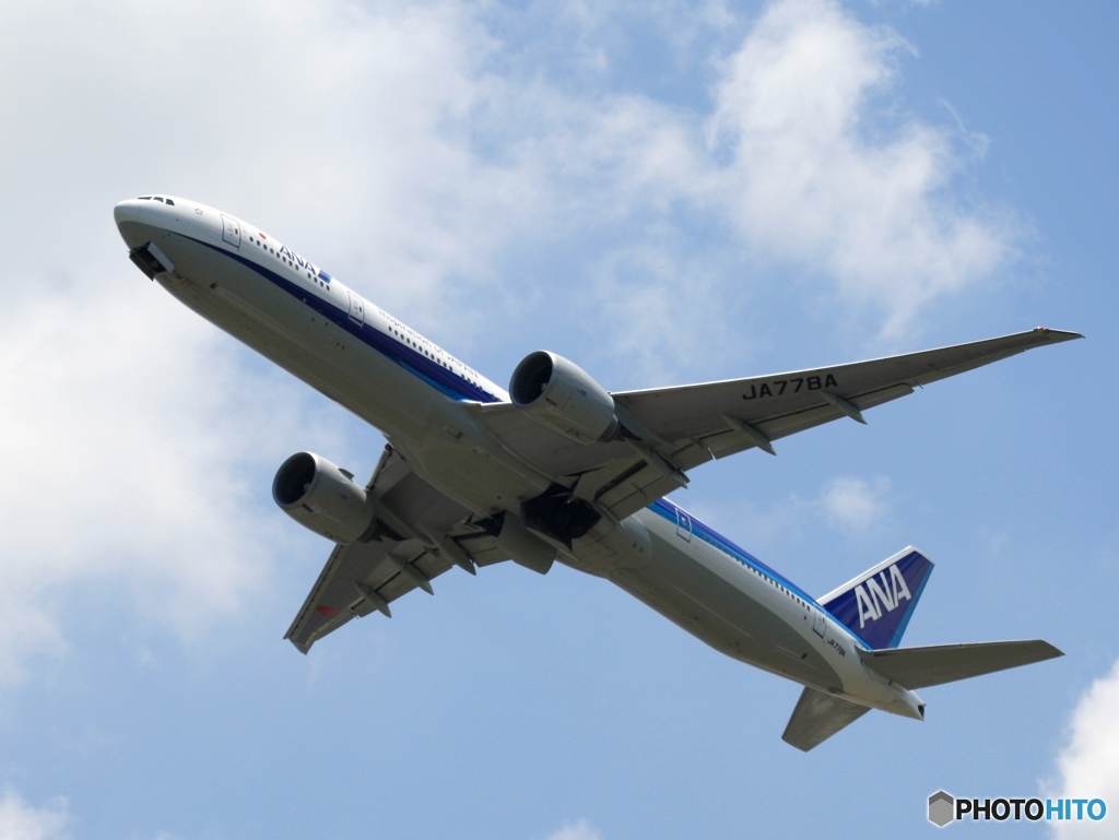 離陸　ANA 777-381