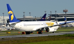 出発(208)MONGOLIAN 737-800  出発(208)MONGOLIAN 737-800