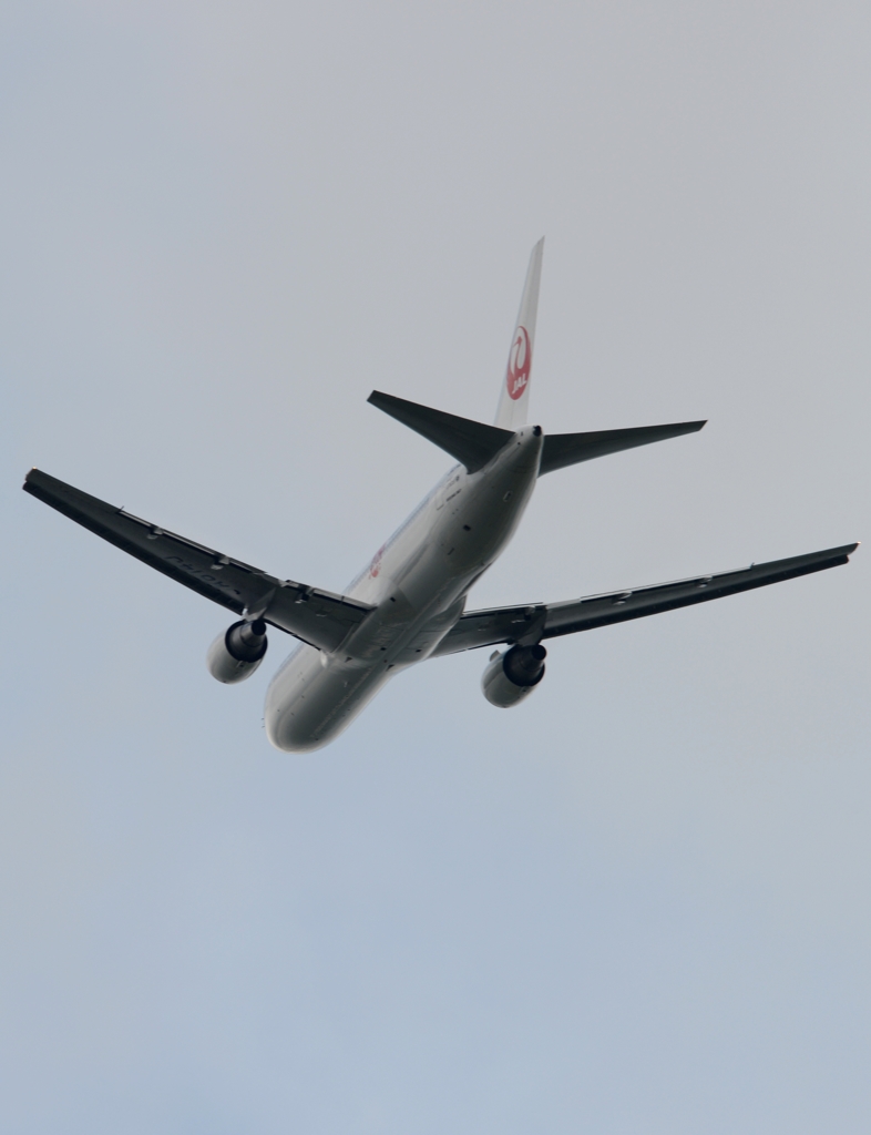 離陸（6-2）JAL Boeing 767-300ER [b]　　