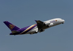 離陸　Thai A380-841