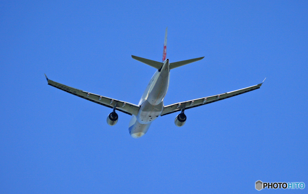 飛行 China A330-302 B-18302