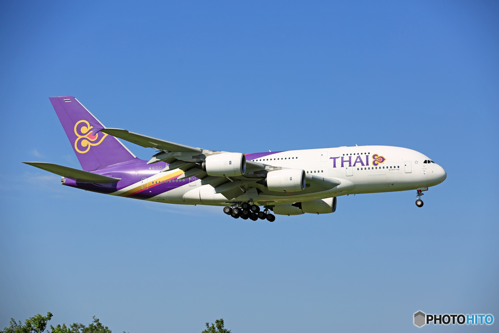着陸 THAI A380-841 HS-TUB