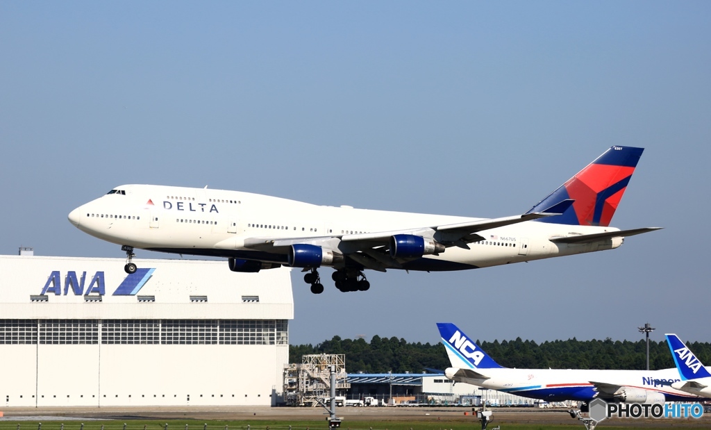 DELTA 747-400 到着　