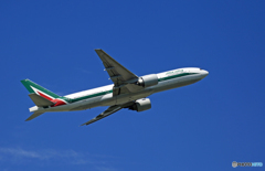 出発 Alitalia 777-243 EI-ISO