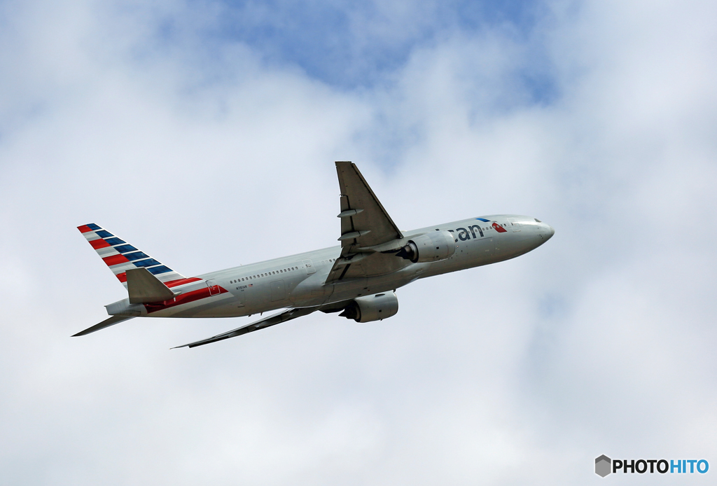 離陸  American 777-200 N781AN