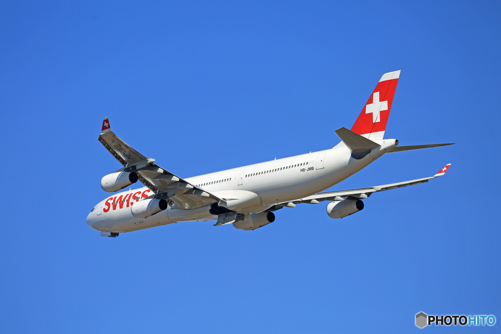 出発  SWISS A340-313 HB-JMB