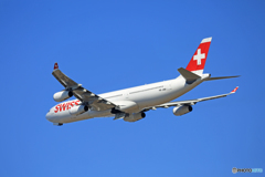 出発  SWISS A340-313 HB-JMB