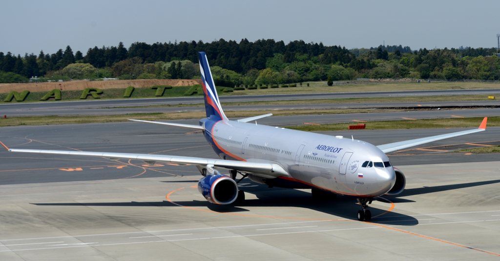 フロント（3）Aeroflot  A330