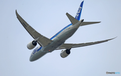 [青い空]　ANA 787-8 JA815A飛び立ち