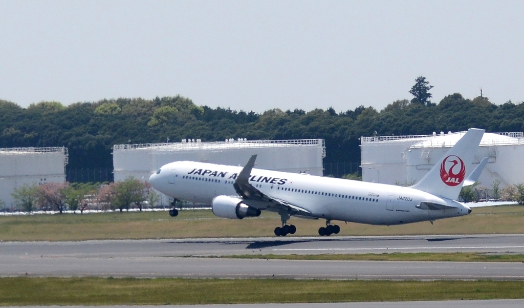 飛び立ち（111）JAL 767-300 JA620J　　　