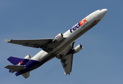 出発　FedEx MD-11