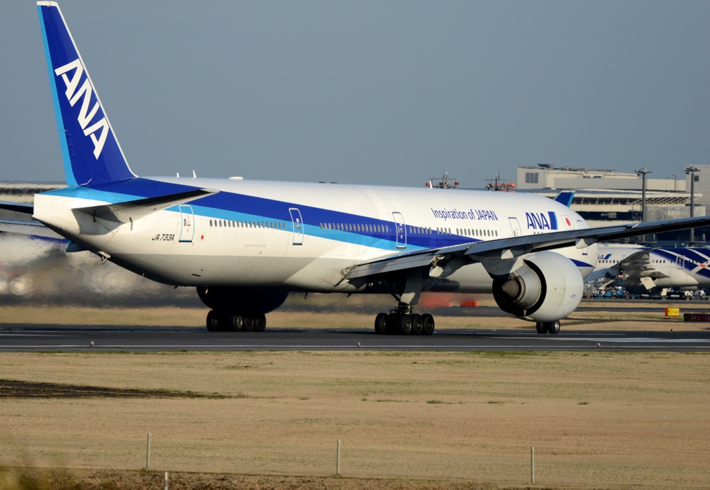 ANA 777-300ER 出発