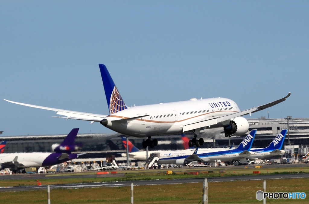 着陸　UNITED 787-9